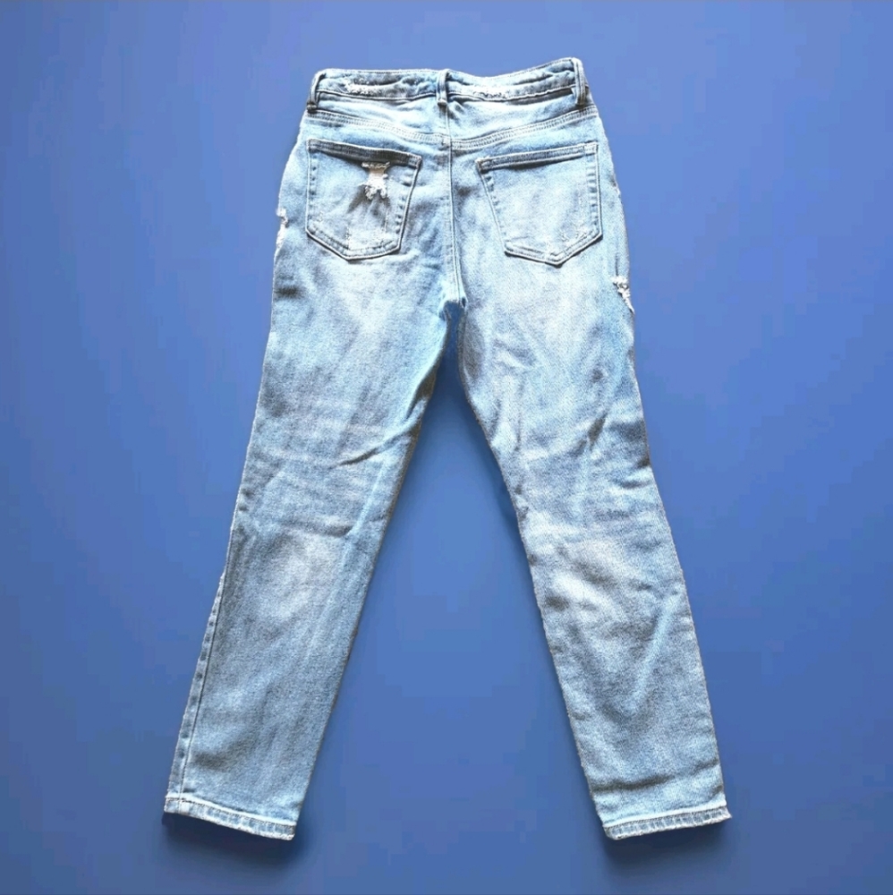 Almost Famous Vintage Distressed Mom Jeans Size 1 Light Wash - Picture 9 of 11